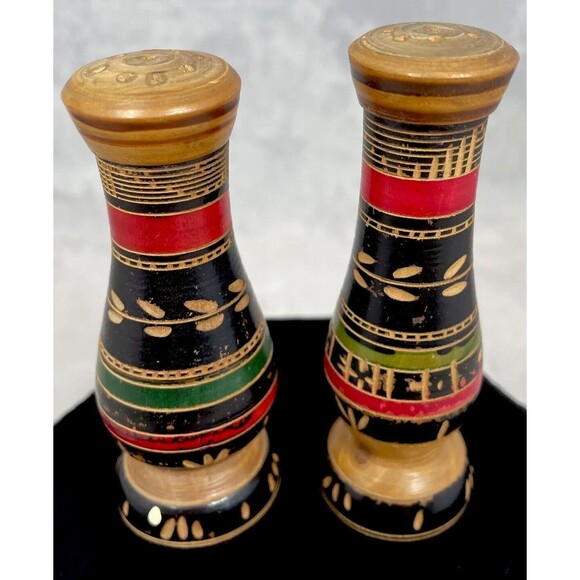Vintage FOLK ART Mexico Hand Carved Wood Salt Pepper Shakers 3.25" - Picture 3 of 7